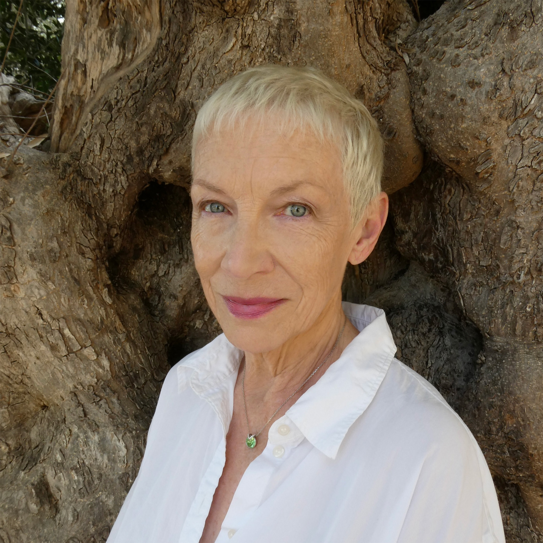 Annie Lennox: “I Don’t Buy Into the Game”